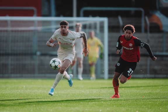 {"titleEn":"UEFA Youth League Leaguephase: Bayer Leverkusen - FC Salzburg","description":"LEVERKUSEN, GERMANY - NOVEMBER 26: Alexander Murillo of FC Salzburg U19 during the UEFA Youth League league phase match Bayer Leverkusen U 19 vs. FC Salzburg U 19 on November 26, 2024 in Leverkusen, Germany.\rPhoto by Andreas Schaad - FC Red Bull Salzburg","tags":null,"focusX":0.0,"focusY":0.0}