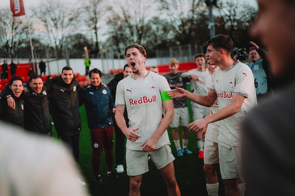 {"titleEn":"UEFA Youth League Leaguephase: Bayer Leverkusen - FC Salzburg","description":"LEVERKUSEN, GERMANY - NOVEMBER 26: Jannik Schuster of FC Salzburg U19 during the UEFA Youth League league phase match Bayer Leverkusen U 19 vs. FC Salzburg U 19 on November 26, 2024 in Leverkusen, Germany.\rPhoto by Andreas Schaad - FC Red Bull Salzburg","tags":null,"focusX":-0.10360657738857582,"focusY":0.29425289360760465}