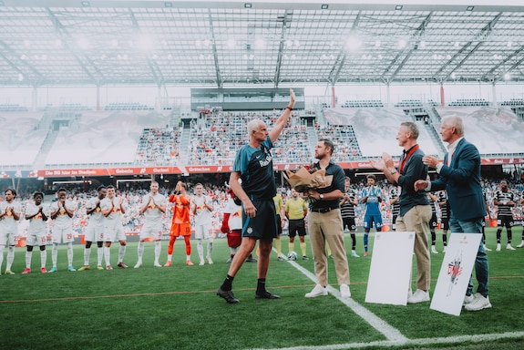 {"titleEn":"ADMIRAL Bundesliga Red Bull Salzburg v LASK Linz","description":"SALZBURG, AUSTRIA - MAY 19: Goalkeeper Coach Herbert Ilsanker of FC Red Bull Salzburg is pictured during his farewell ceremony prior to the the ADMIRAL Bundesliga match FC Red Bull Salzburg v LASK Linz on May 19, 2024 in Salzburg, Austria. \rPhoto by Andreas Schaad - FC Red Bull Salzburg","tags":null,"focusX":0.0,"focusY":0.0}