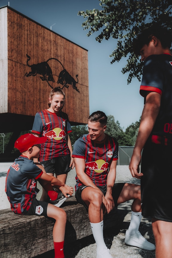 FC Red Bull Salzburg EN on X: What do you think of our new away kit? Get  ready for the new season by buying your official gear here:    / X