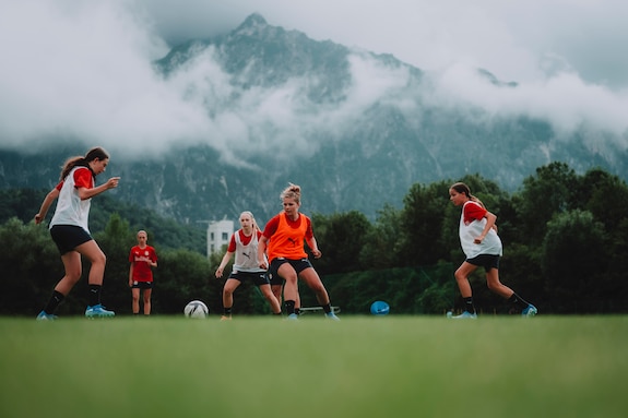 {"titleEn":"Training Session U20w","description":"SALZBURG, AUSTRIA - JULY 22: Team members of FC Red Bull Salzburg during a training session U20w at Landessportzentrum Rif on July 22, 2024 in Salzburg, Austria. (Photo by Andreas Schaad - FC Red Bull Salzburg)","tags":null,"focusX":0.0,"focusY":0.0}