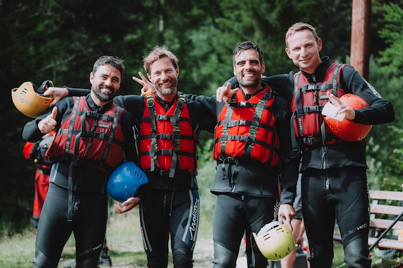 {"titleEn":"Traingcamp FC Red Bull Salzburg ","description":"LOFER, AUSTRIA - JULY 08: Assistant coach Vitor Matos (L), athletic coach Andreas Kornmayer, coach of goalkeepers Pedro Filipe da Silva Pereira and Coach Pepijn Lijnders (R) of FC Red Bull Salzburg are seen during a rafting tour  during a team building event in the training camp  on July 08, 2024 in Lofer, Austria. Photo by Andreas Schaad- FC Red Bull Salzburg","tags":null,"focusX":0.0,"focusY":0.0}